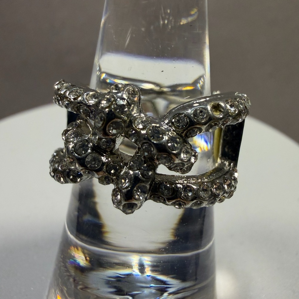 🩷5/$10🩷 Paparazzi Rhinestone ring - Picture 3 of 4
